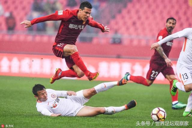 关于河北华夏幸福前锋突然受伤，教练组调整战术的信息